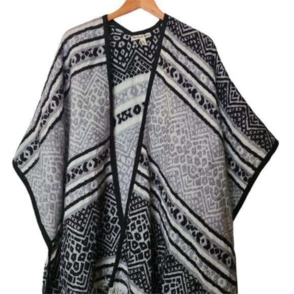 Michael‎ Stars Textured Ruana Poncho Black White Gr - Picture 10 of 12
